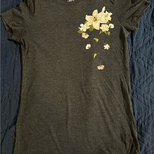 Aeropstale, charcoal colored floral Tee